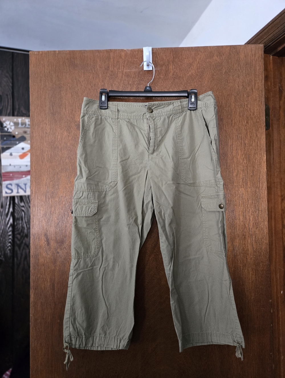 Womans Capri Pants